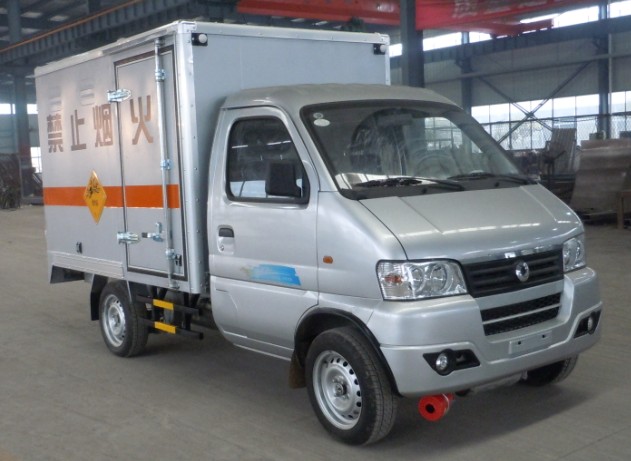 東風(fēng)俊風(fēng)易燃?xì)怏w廂式運輸車