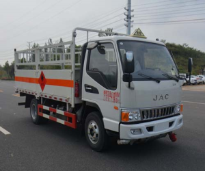 江淮駿鈴4米氣瓶運(yùn)輸車