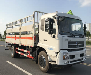 東風(fēng)天錦6.6米氣瓶運輸車
