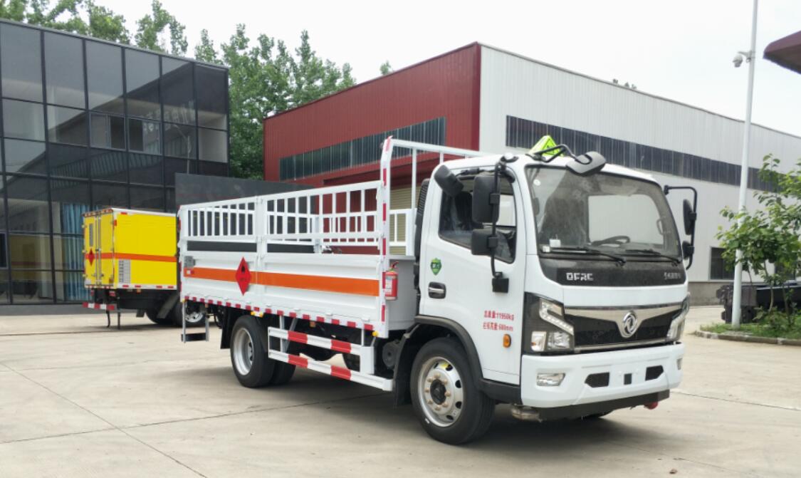 東風4.2米氣瓶運輸車