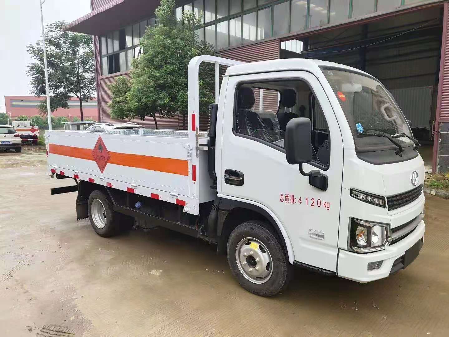 躍進(jìn)牌柴油型氣瓶運(yùn)輸車